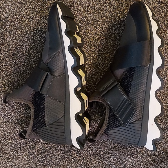 Sorel Women's Kenetic Shoes - Picture 5 of 5